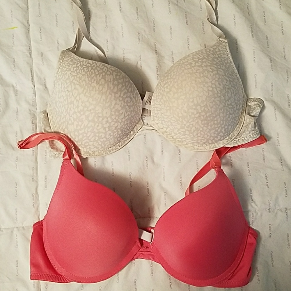 2 Jessica Simpson brand push up bras